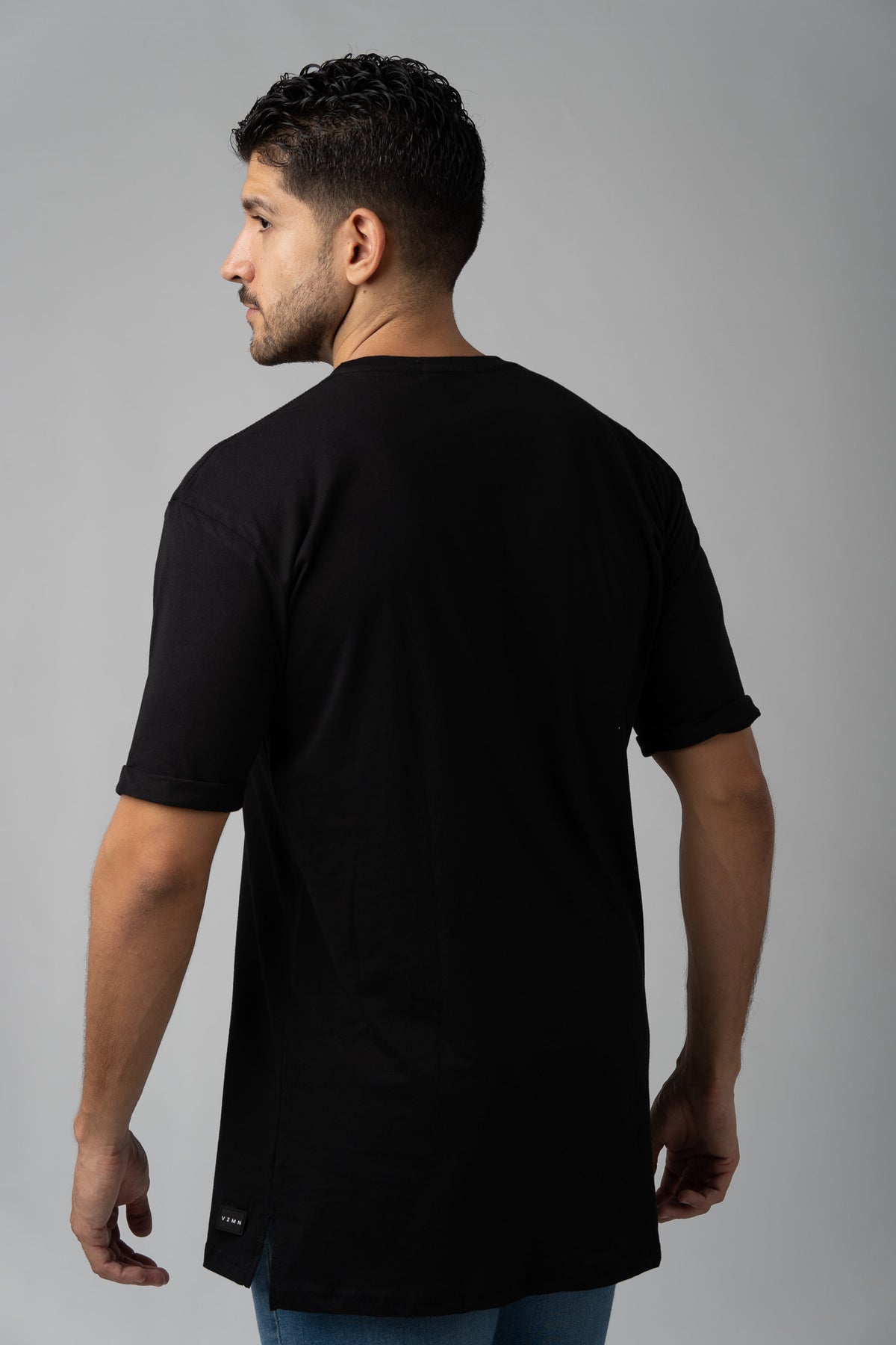 Camiseta Long Fit Negra - Voszmen
