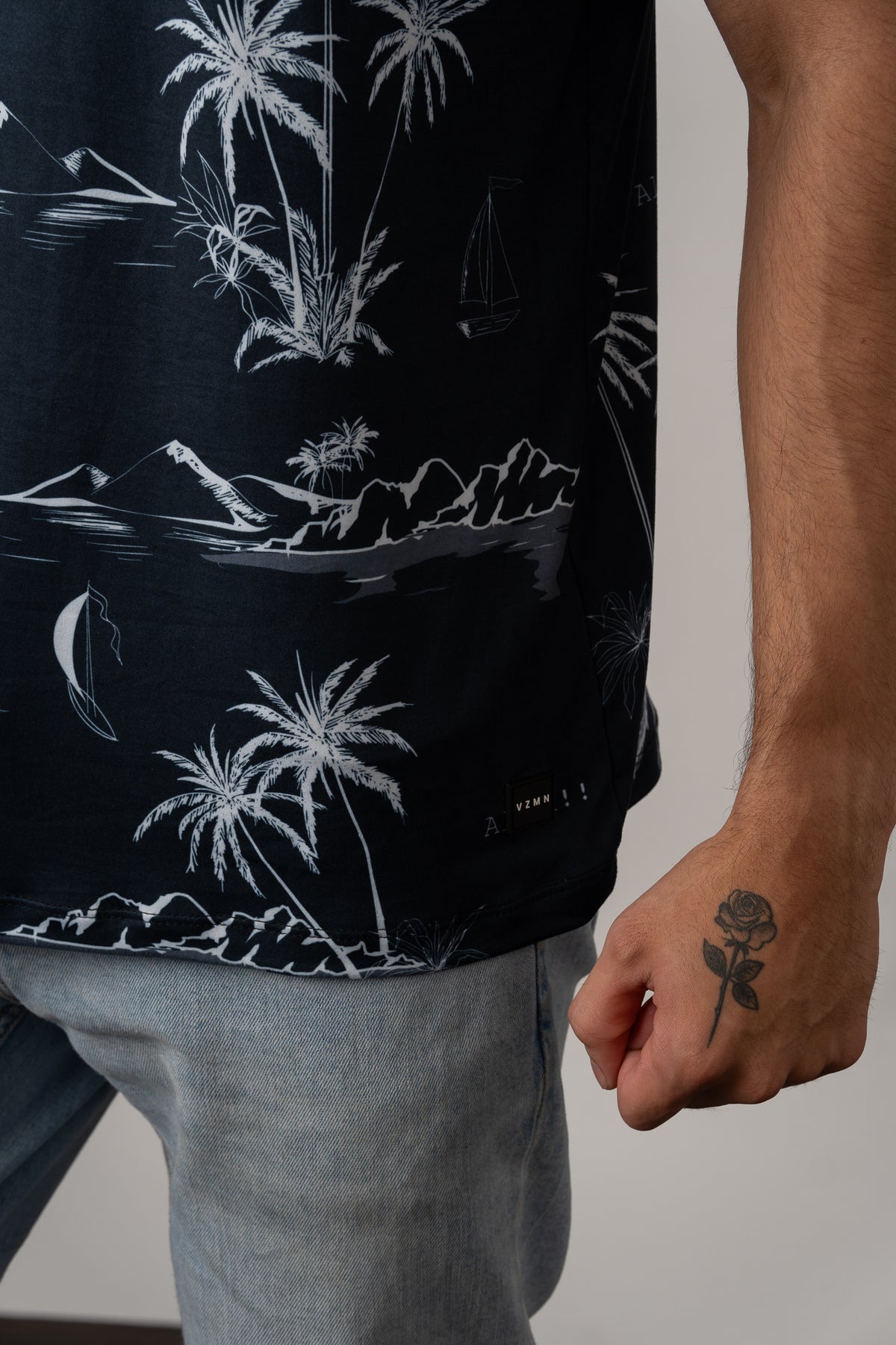 Camiseta Black Mountain - Voszmen