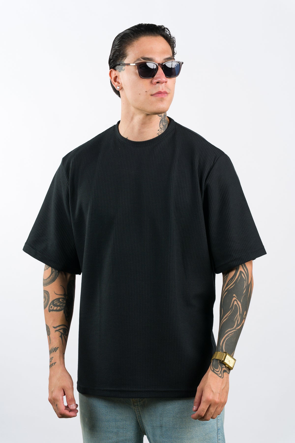 T-Shirt Over Text Q Negro