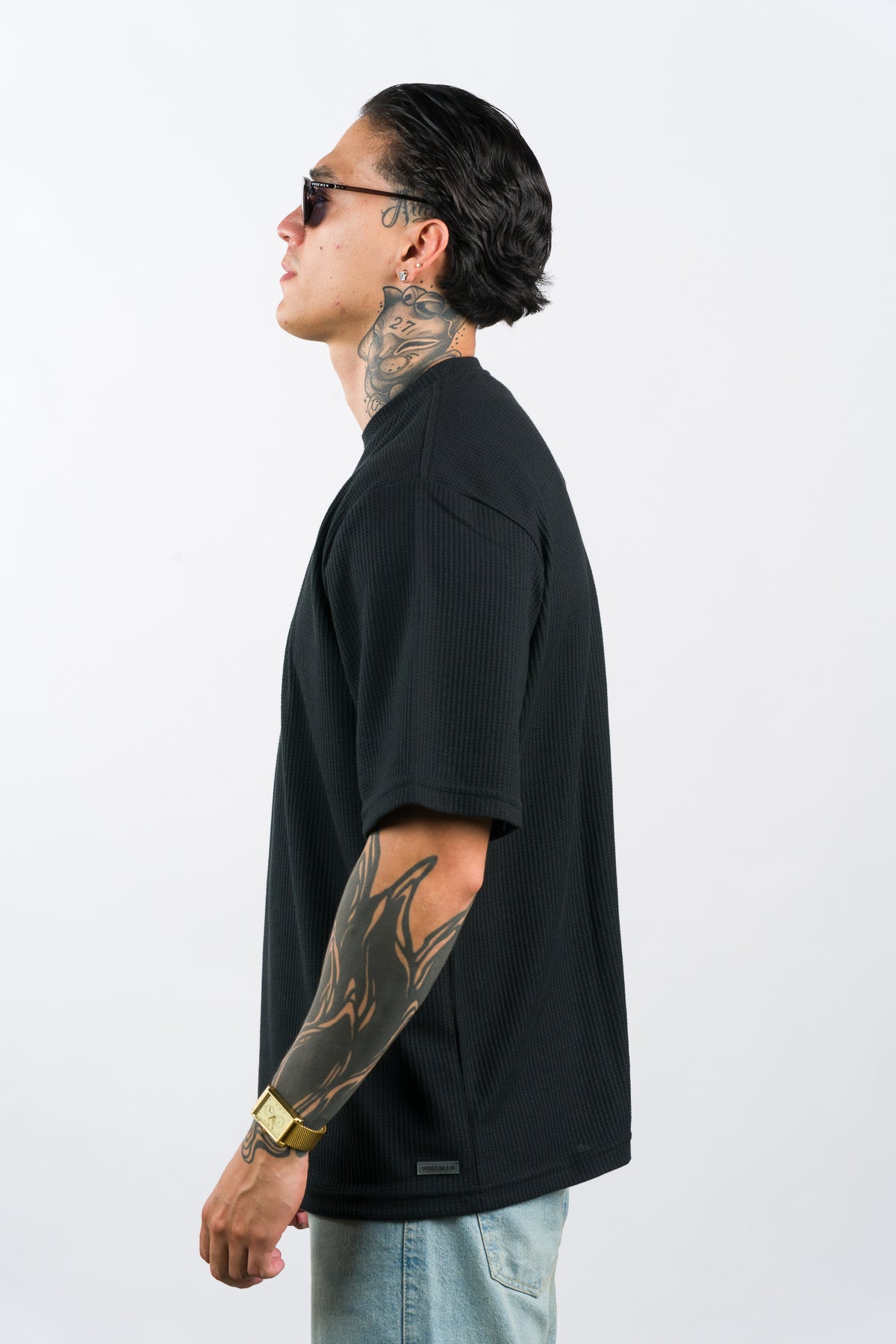 T-Shirt Over Text Q Negro - Voszmen