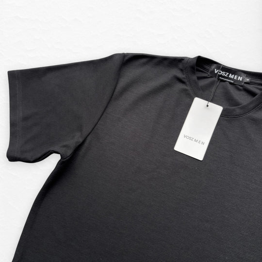 T Shirt Over text F Negro