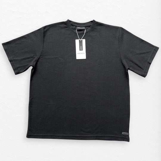 T-Shirt Over Text Q Negro