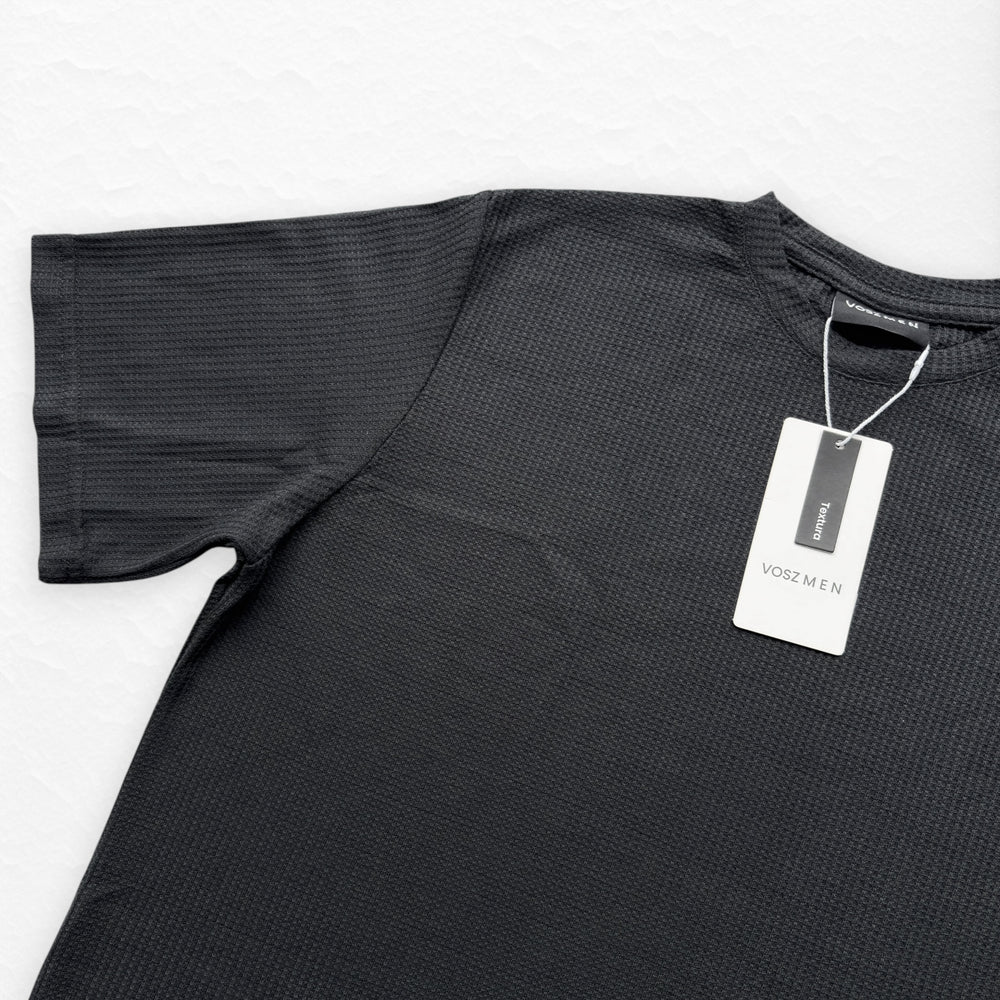 T-Shirt Over Text Q Negro