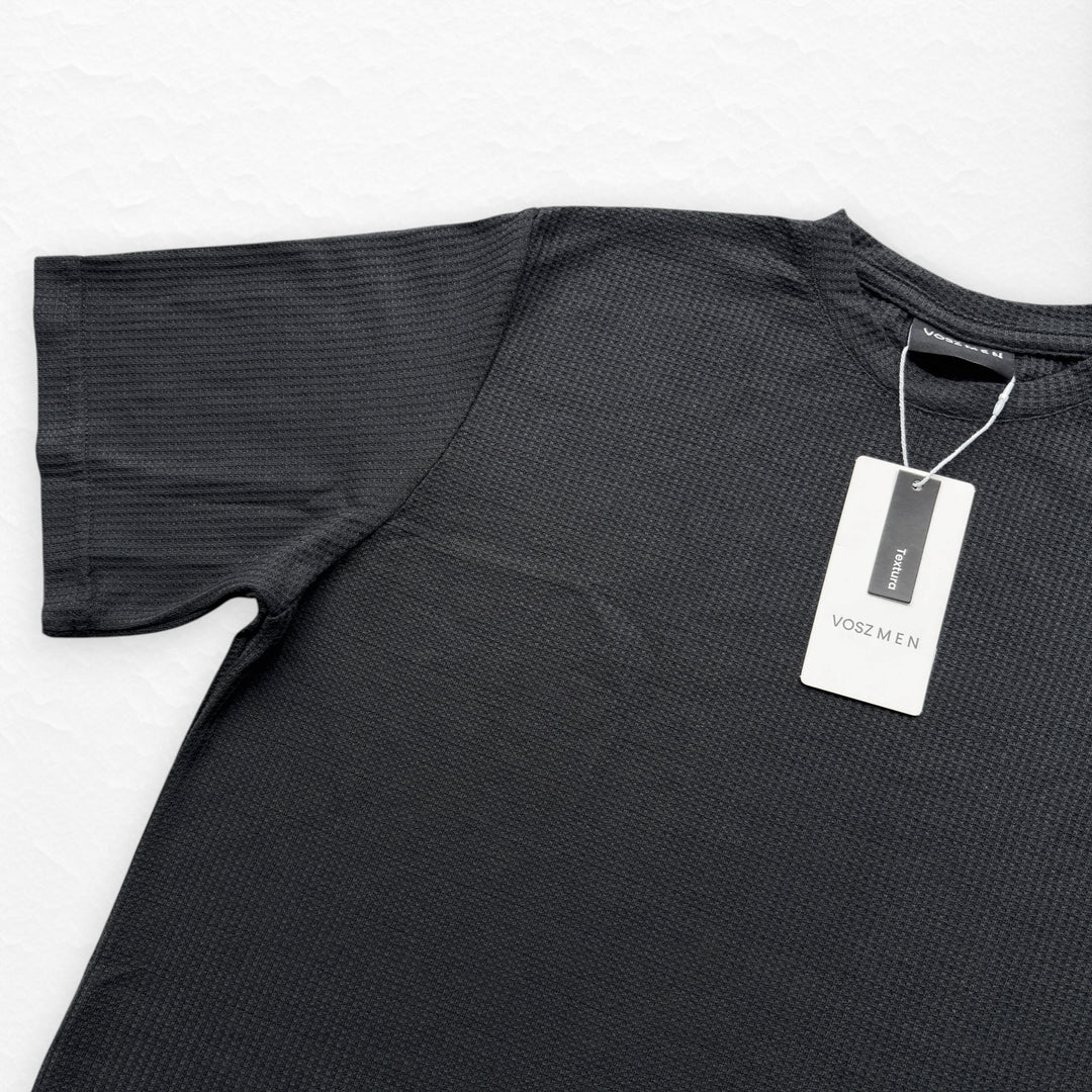T-Shirt Over Text Q Negro