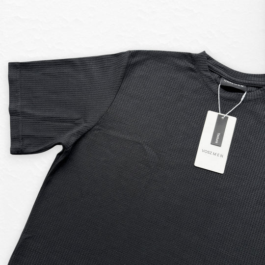 T-Shirt Over Text Q Negro