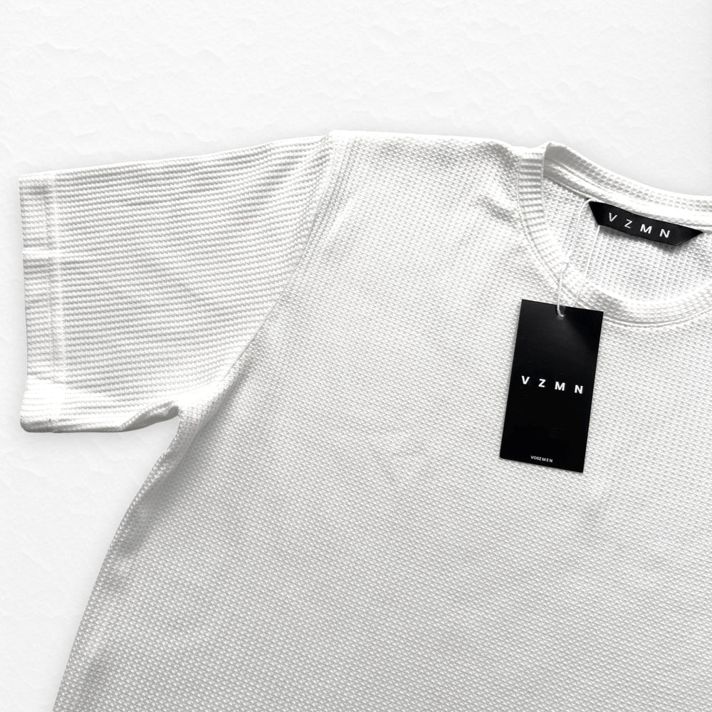 T-Shirt Over Text Q blanco hueso