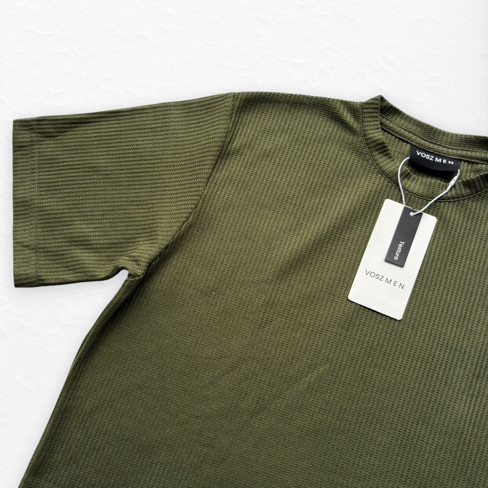 T-Shirt Over Text Q verde Musgo
