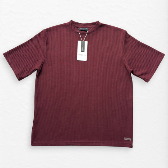 T-Shirt Over Text Q vino