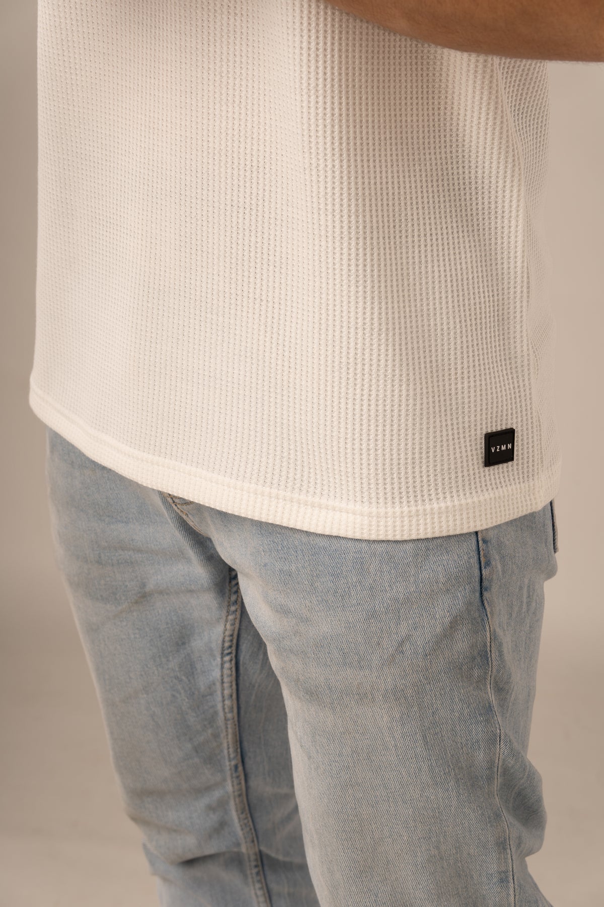 T-Shirt Text Q Blanca hueso - Voszmen