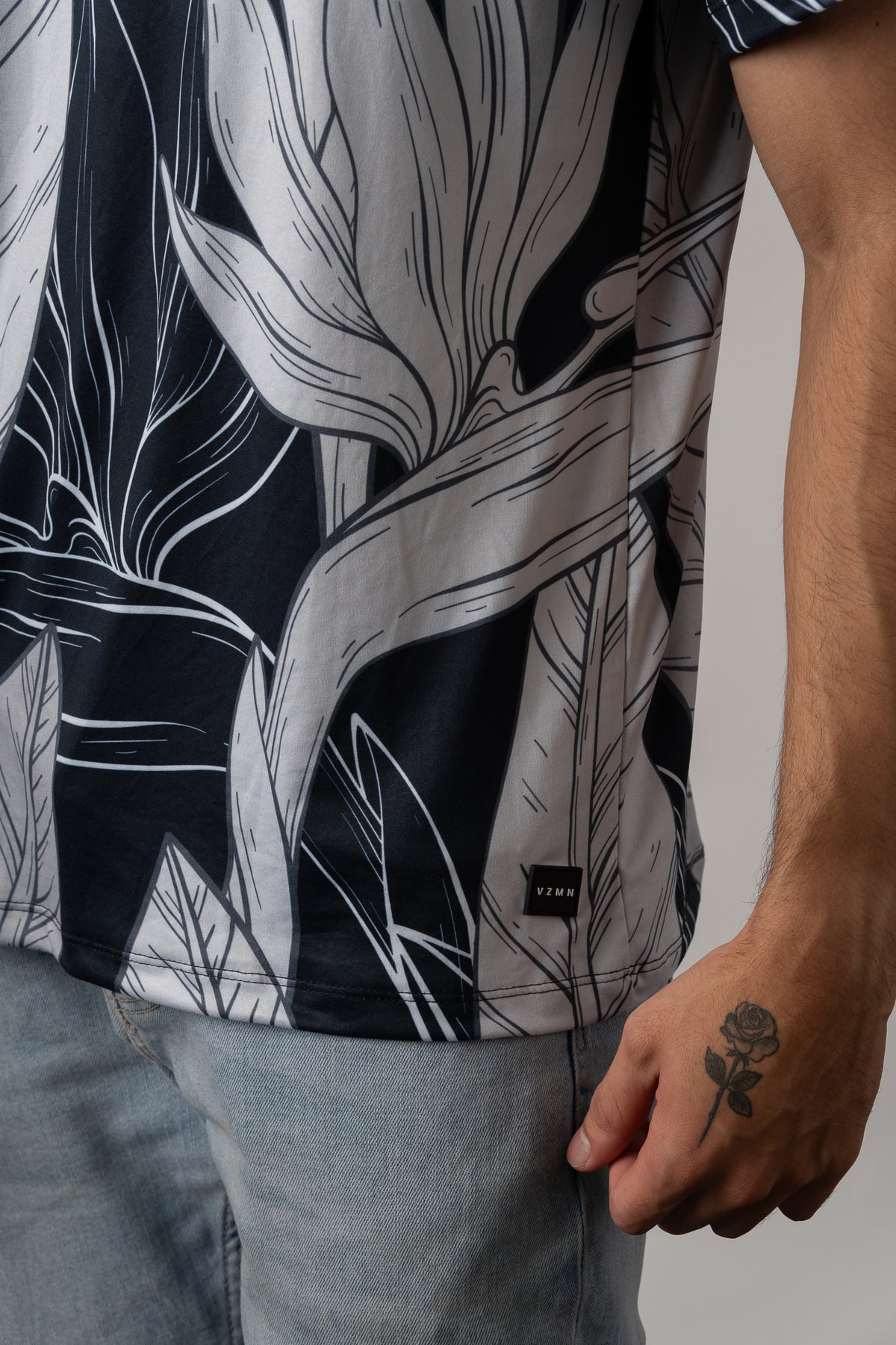 Camiseta MangaBlack - Voszmen