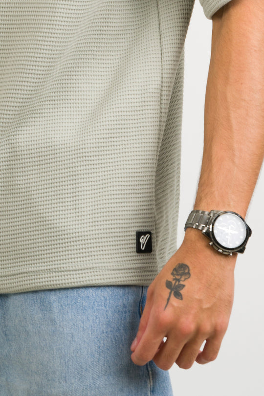 T-Shirt Over Text BA Verde Pastel