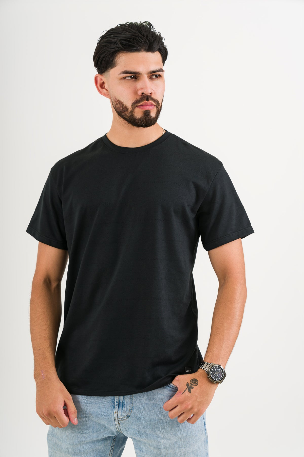 T-Shirt Text LV negro - Voszmen