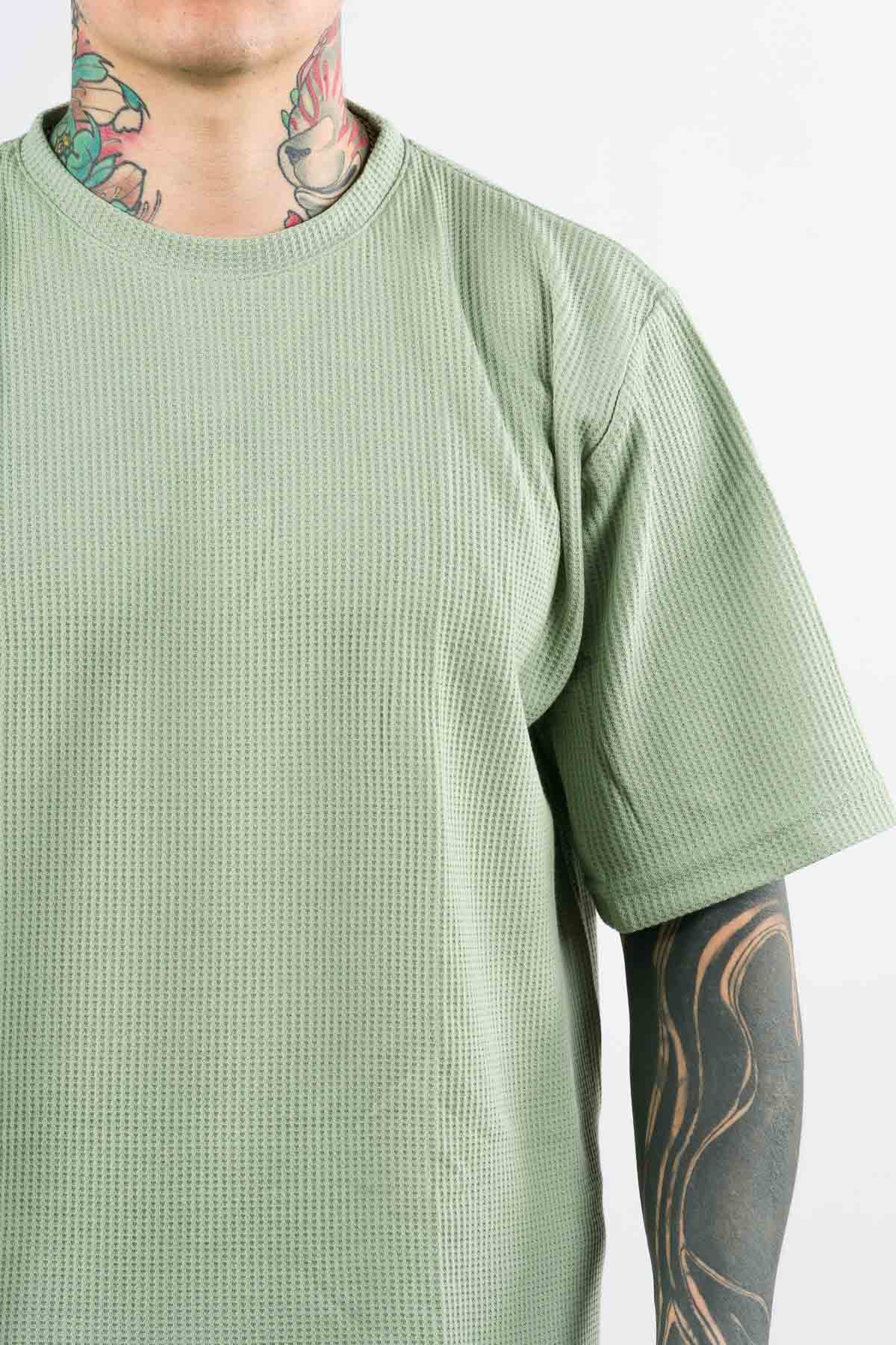 T-Shirt Over Text Q Verde Pastel - Voszmen