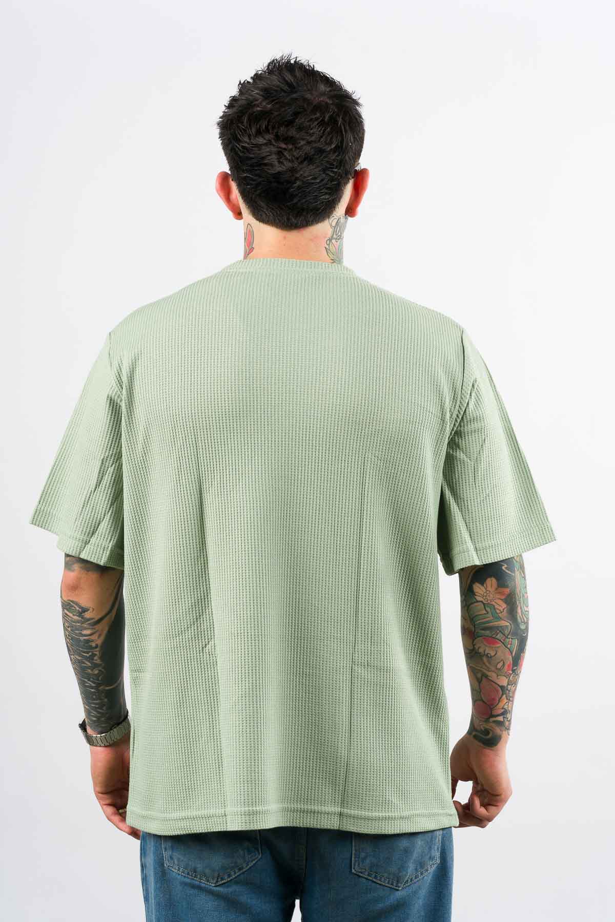 T-Shirt Over Text Q Verde Pastel - Voszmen
