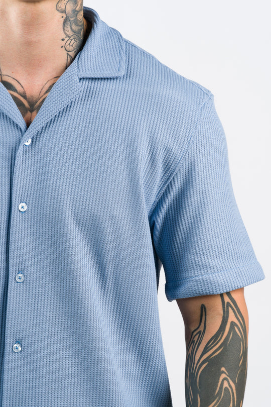 Camisa Text Q Celeste Pastel