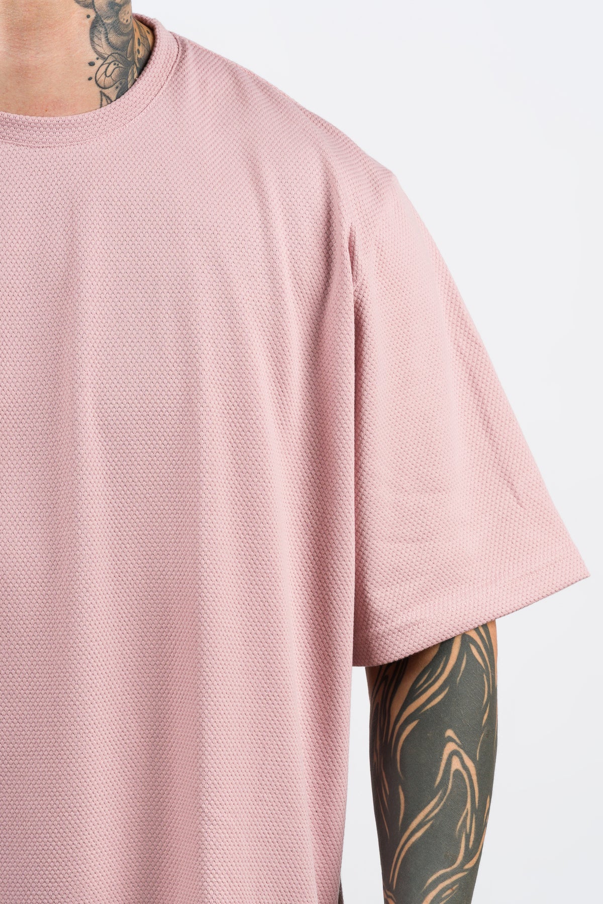 T-Shirt Over Text D palo rosa