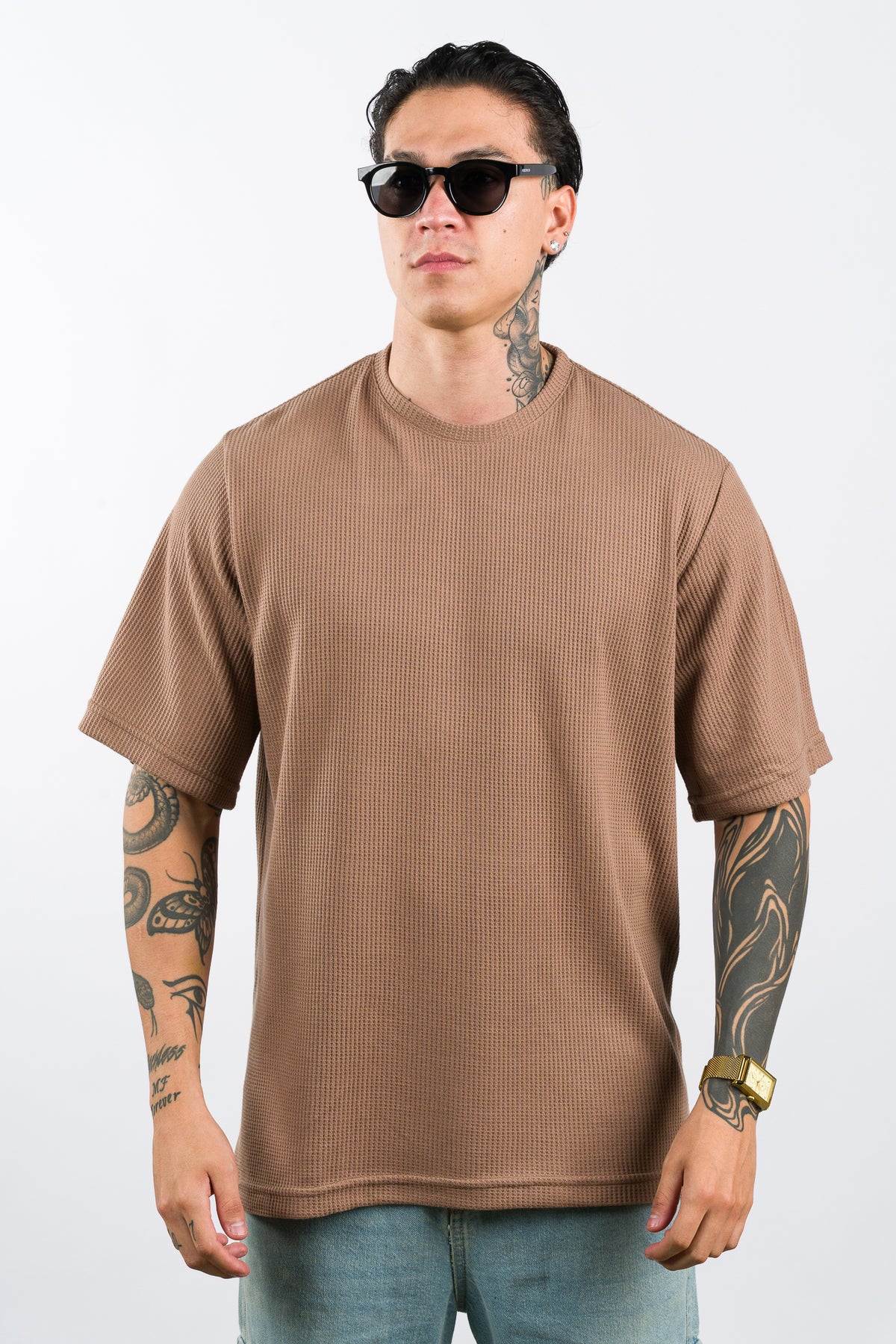 T-Shirt Over Text Q Cafe - Voszmen
