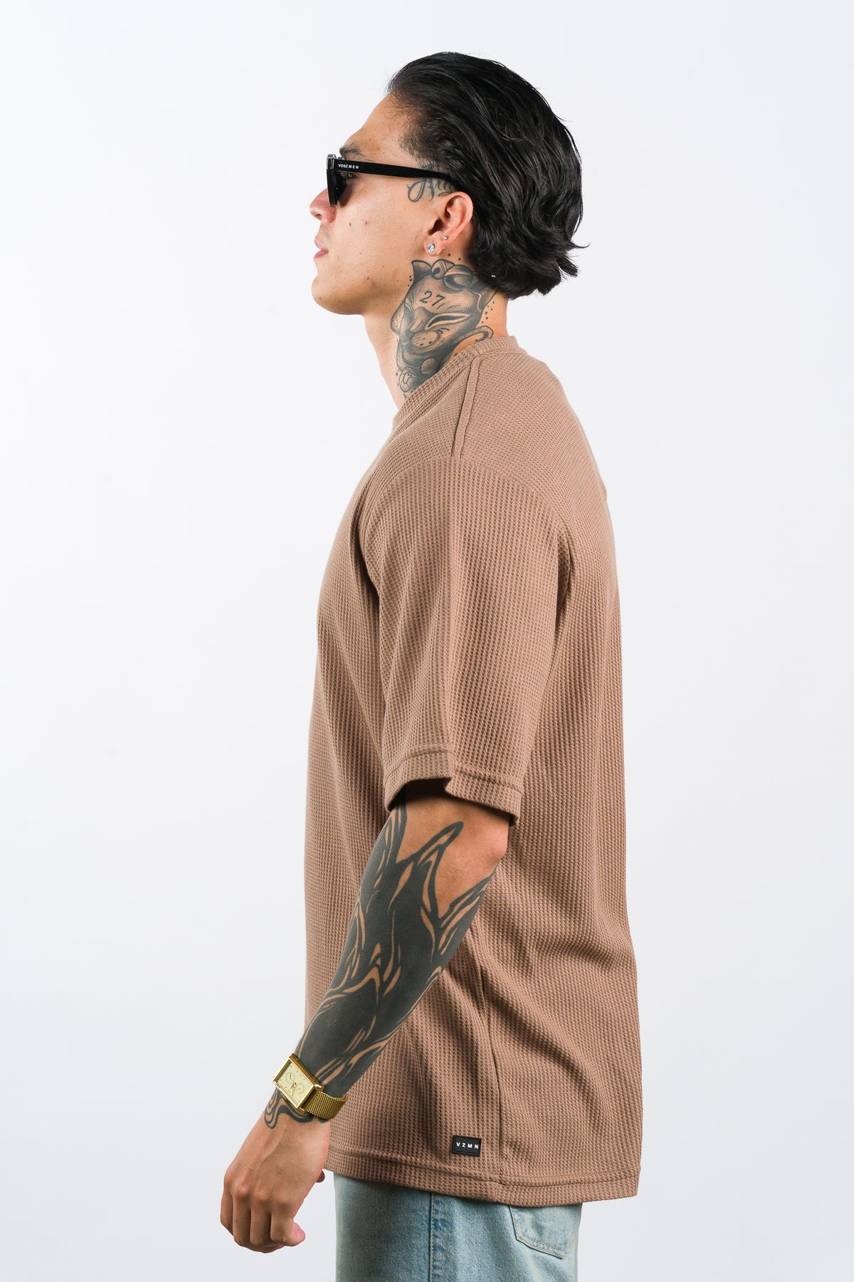 T-Shirt Over Text Q Cafe - Voszmen
