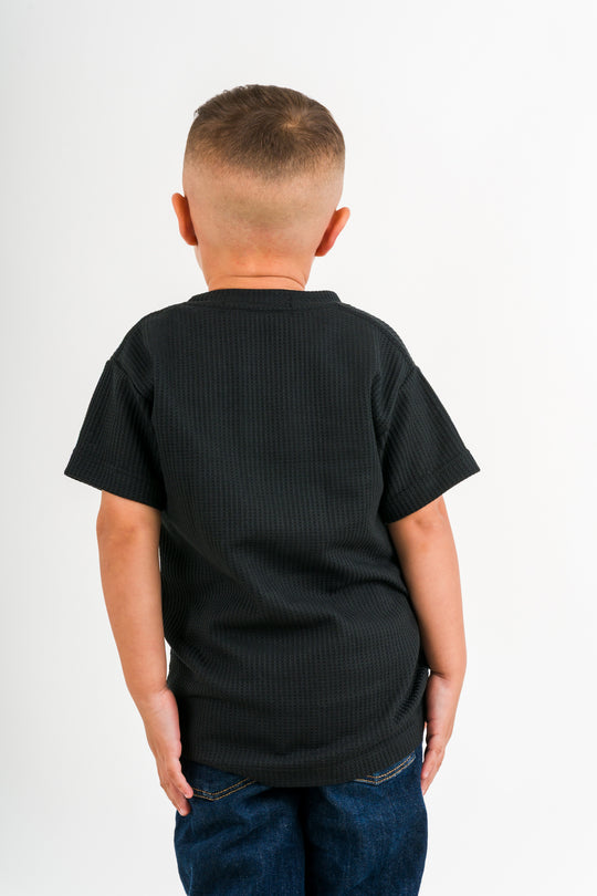 T-Shirt Text Q Kid Negro